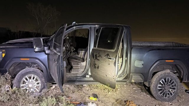 Ejército asegura vehículo blindado y arsenal en Matamoros