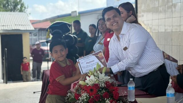 Continuamos impulsando la educación: Humberto