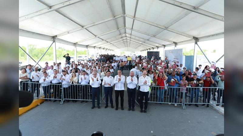 Inaugura Américo obra vial y entrega escrituras a familias matamorenses
