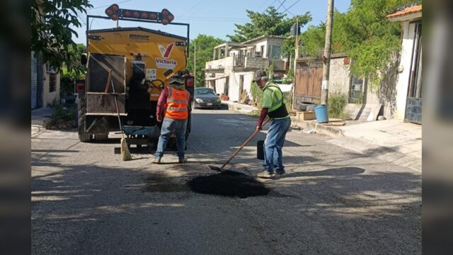 Llega programa de bacheo a colonias Lucio Blanco y Emilio Caballero
