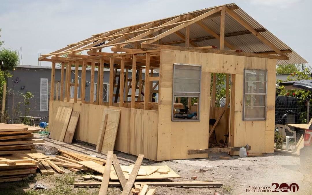Beto Granados inicia construcción de cuarto habitación en Poblado Control