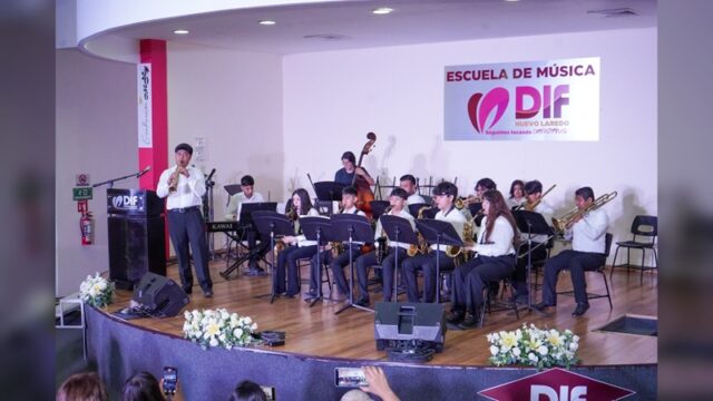 Sistema DIF NLD impulsan el talento de 230 estudiantes en el recital de la escuela de música