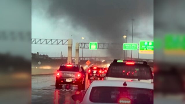 ¡Tornado tocó tierra en San Antonio, TX!