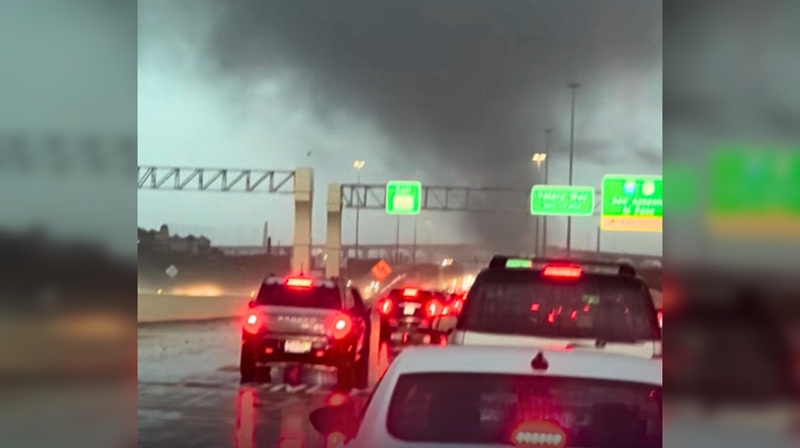 ¡Tornado tocó tierra en San Antonio, TX!