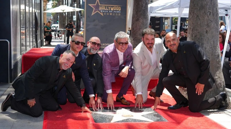 ‘Intocable’ recibió su estrella en el Paseo de la Fama de Hollywood